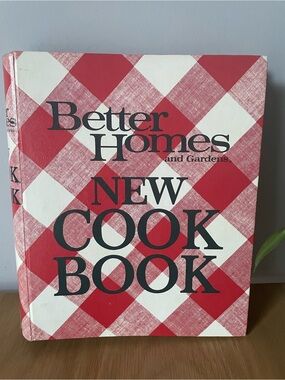 Vintage 1970s Better Homes And Gardens  New Cook Book Checkerboard Red and White